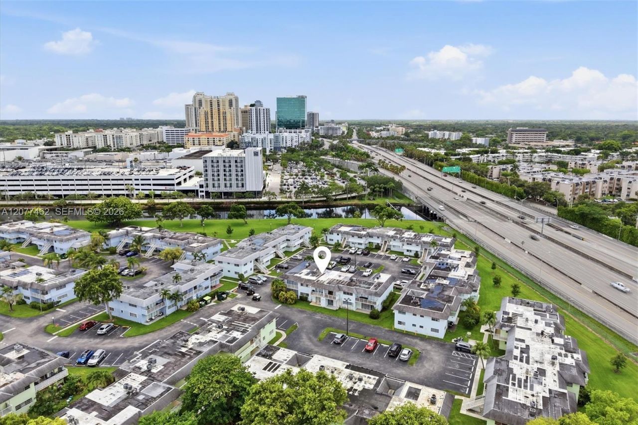 7680 SW 82nd St , Unit H121, Miami, FL 33143 Photo