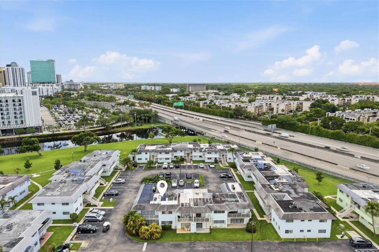 7680 SW 82nd St , Unit H121, Miami, FL 33143 Photo