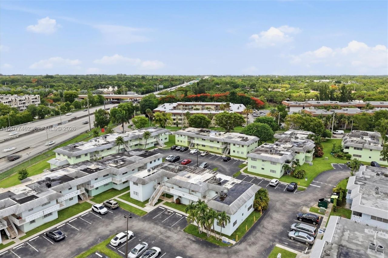 7680 SW 82nd St , Unit H121, Miami, FL 33143 Photo