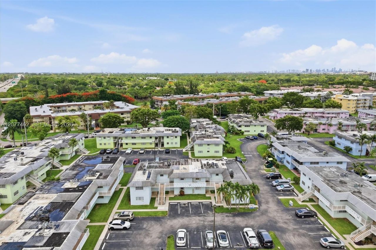 7680 SW 82nd St , Unit H121, Miami, FL 33143 Photo