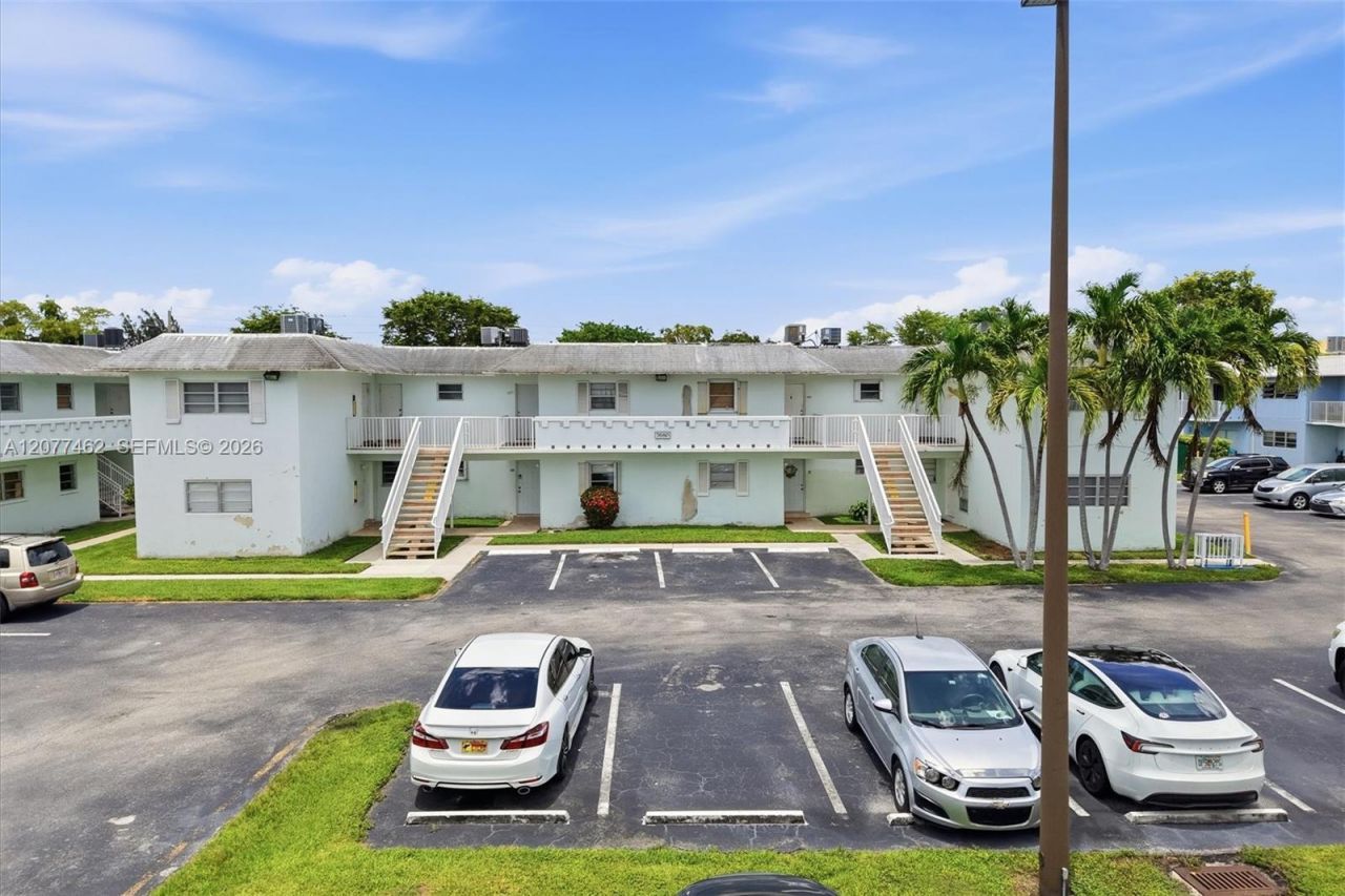 7680 SW 82nd St , Unit H121, Miami, FL 33143 Photo