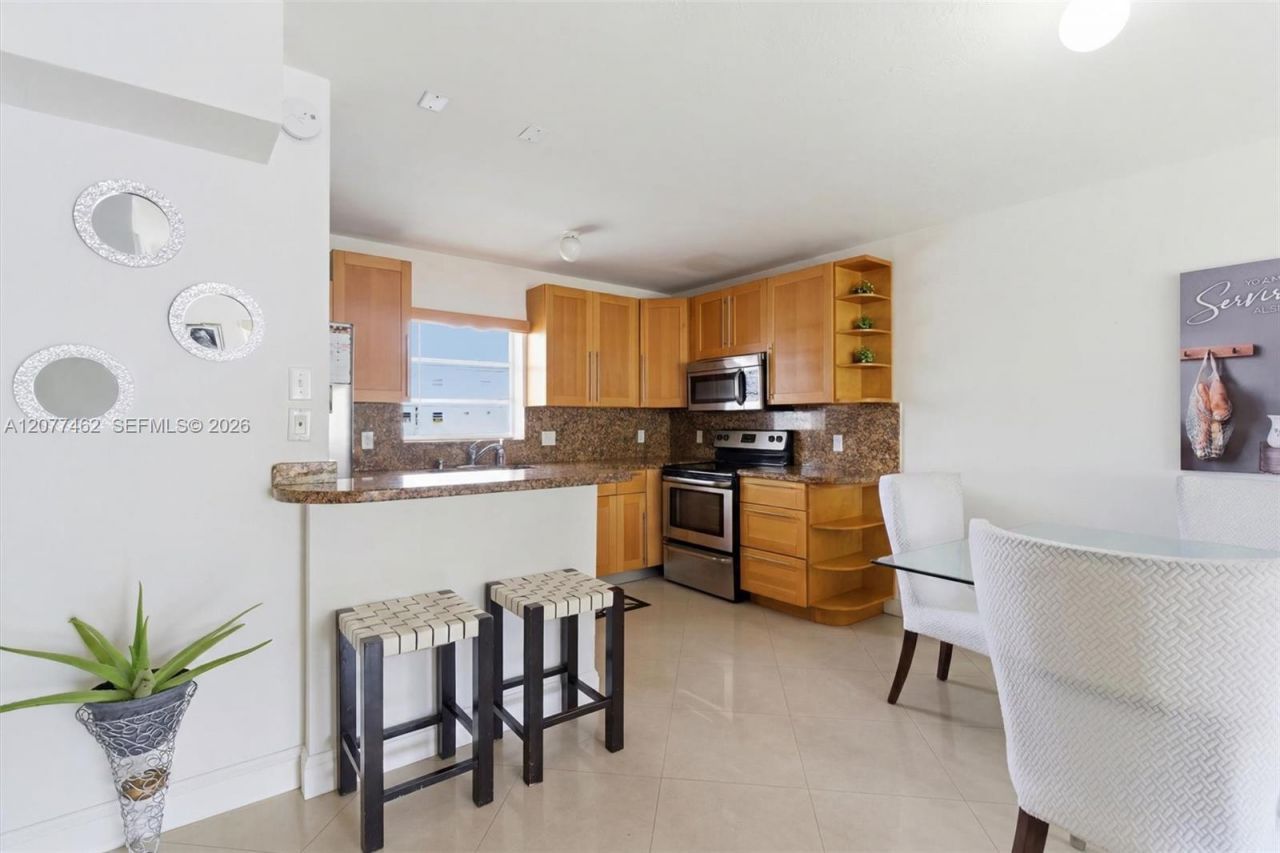 7680 SW 82nd St , Unit H121, Miami, FL 33143 Photo