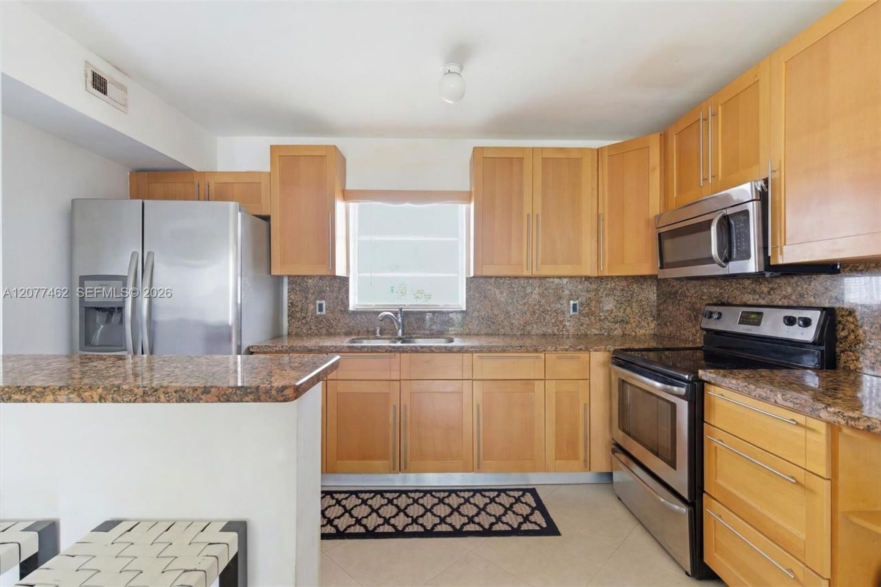 7680 SW 82nd St , Unit H121, Miami, FL 33143 Photo