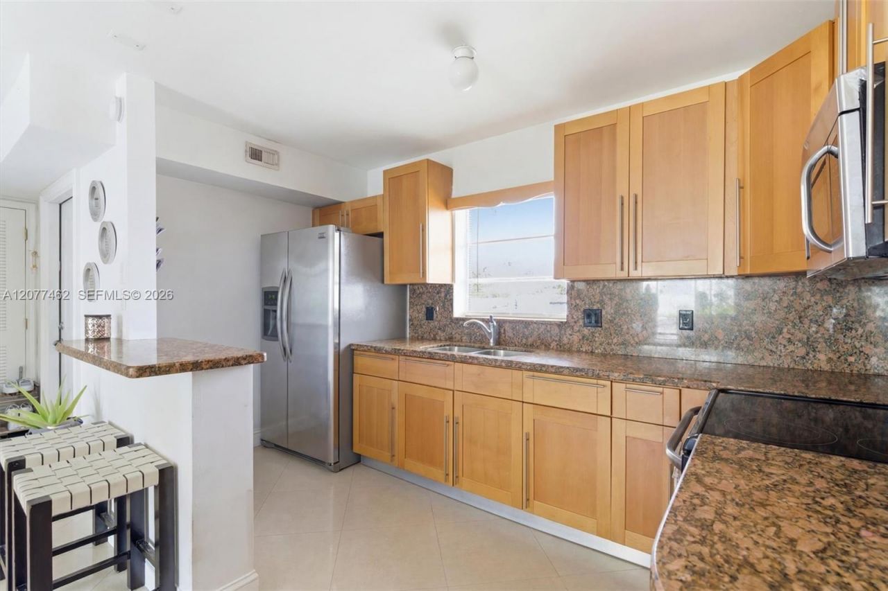 7680 SW 82nd St , Unit H121, Miami, FL 33143 Photo