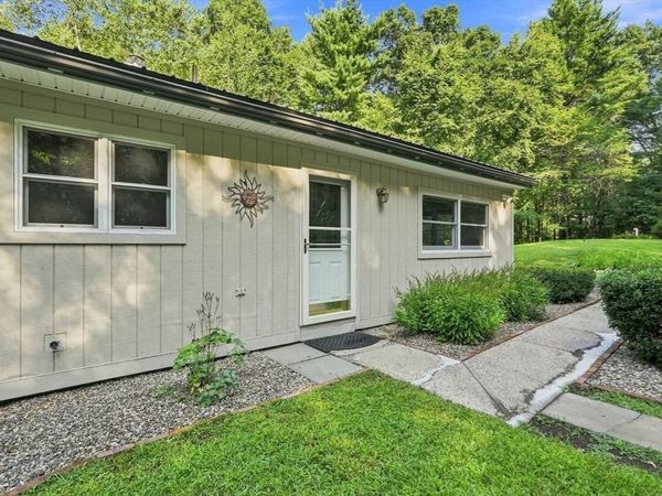 55 North St, Belchertown, MA 01007