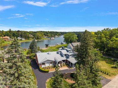 2440 Lake Angelus Lane , Lake Angelus, Mi 48326