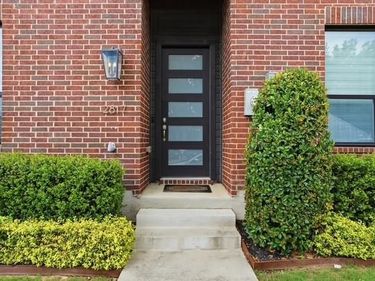 2817 Stanley Avenue, Fort Worth, TX 76110