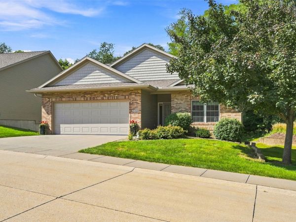 2248 Jessica Lane , Coralville, IA 52241