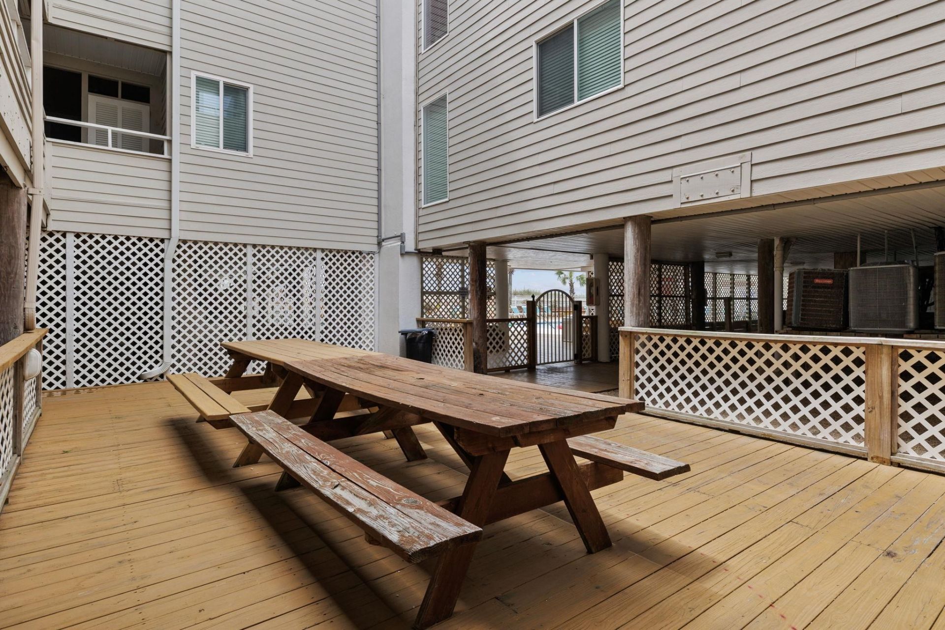 9571 Shore Dr. Photo 40