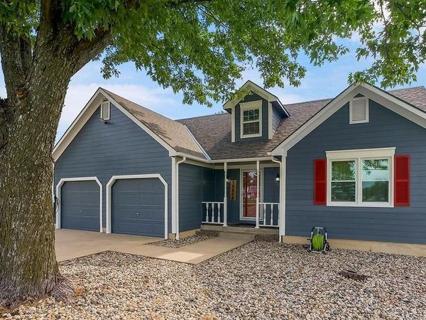 15855 Gardner West Road, Gardner, KS 66030