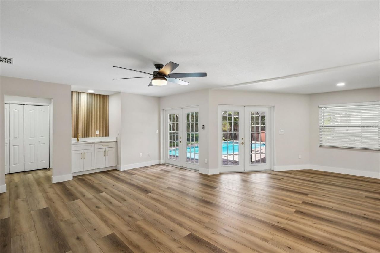 3093 Crest Drive, Clearwater, FL 33759 Photo