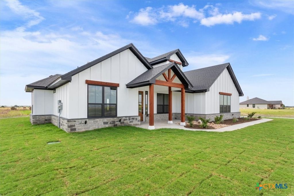 18085 Roundhall, Holland, TX 76534 Main Photo