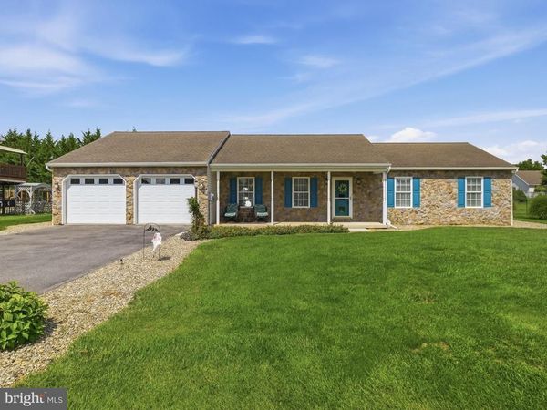 226 GROVE DRIVE, SHIPPENSBURG, PA 17257