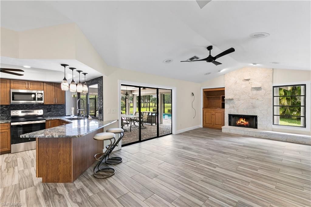 2010 Imperial Golf Course Blvd, Naples, FL 34110 Photo