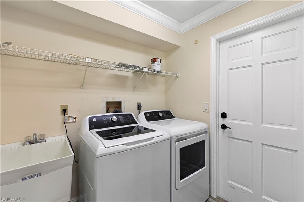 2010 Imperial Golf Course Blvd, Naples, FL 34110 Photo