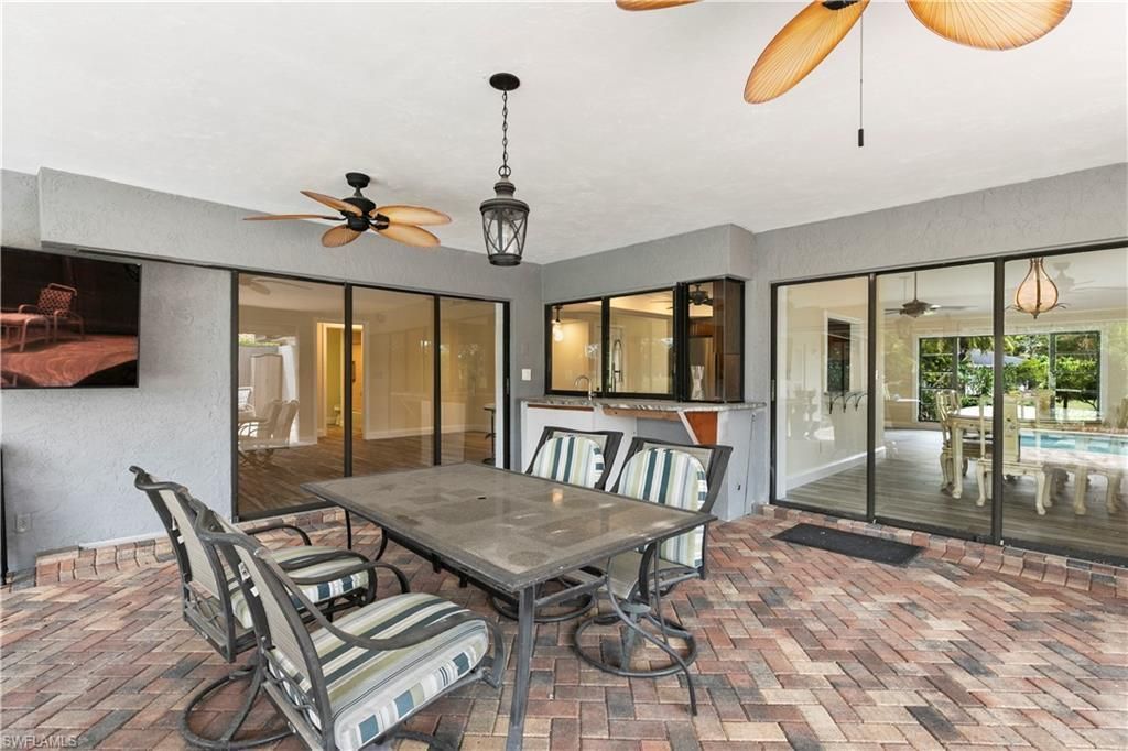 2010 Imperial Golf Course Blvd, Naples, FL 34110 Photo