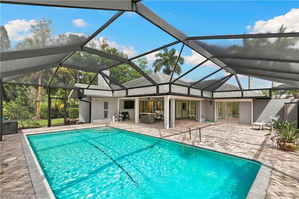 2010 Imperial Golf Course Blvd, Naples, FL 34110 Photo