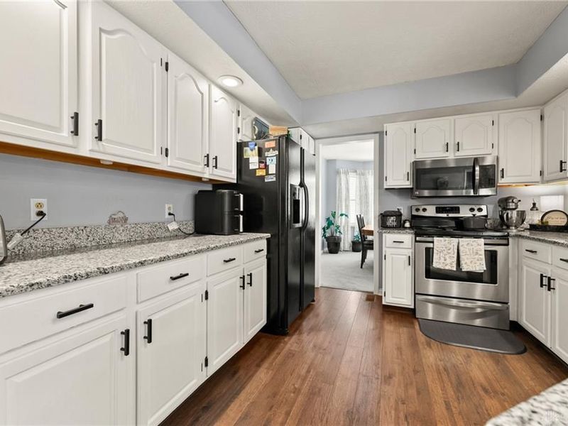 1084 Kingsgate Road, Springfield, OH 45503 Photo 21