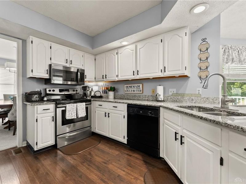 1084 Kingsgate Road, Springfield, OH 45503 Photo 22