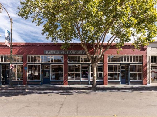 130 4th Street, Santa Rosa, CA 95401