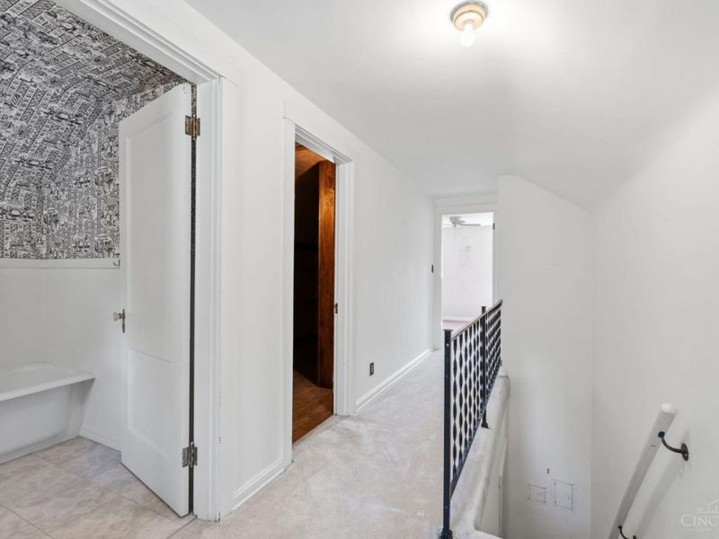 3927 N Cliff Lane, Cincinnati, OH 45220 Photo 51