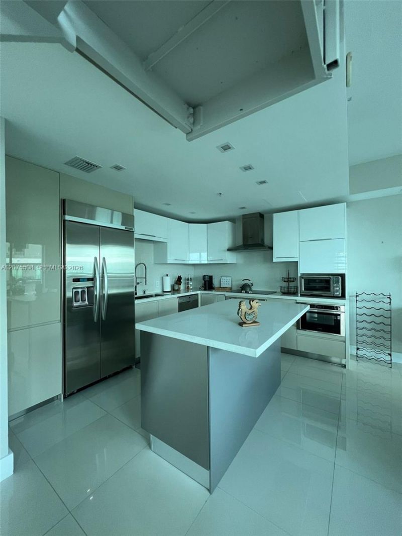 60 SW 13th St, Unit 5210, Miami, FL 33130 Photo