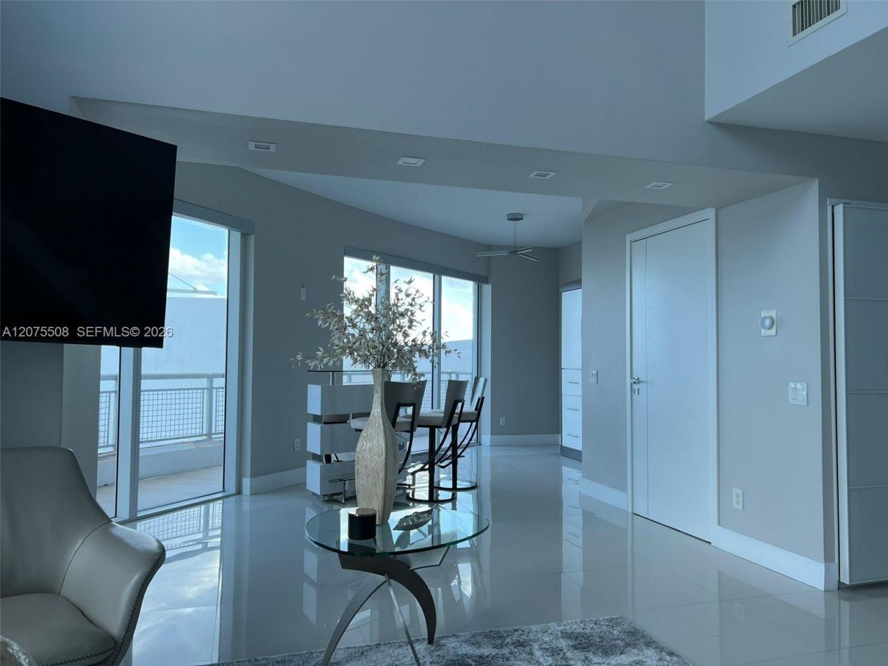 60 SW 13th St, Unit 5210, Miami, FL 33130 Photo