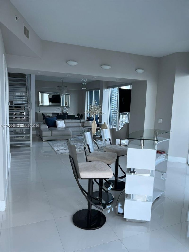 60 SW 13th St, Unit 5210, Miami, FL 33130 Photo