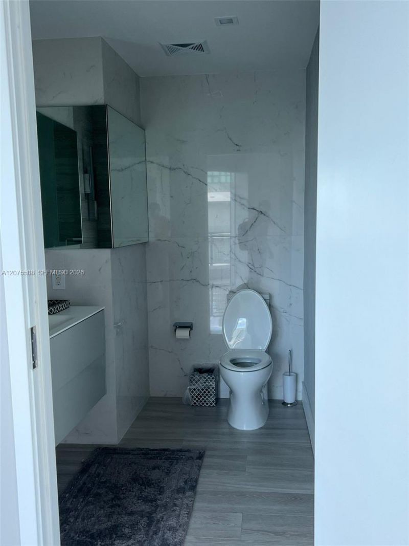 60 SW 13th St, Unit 5210, Miami, FL 33130 Photo