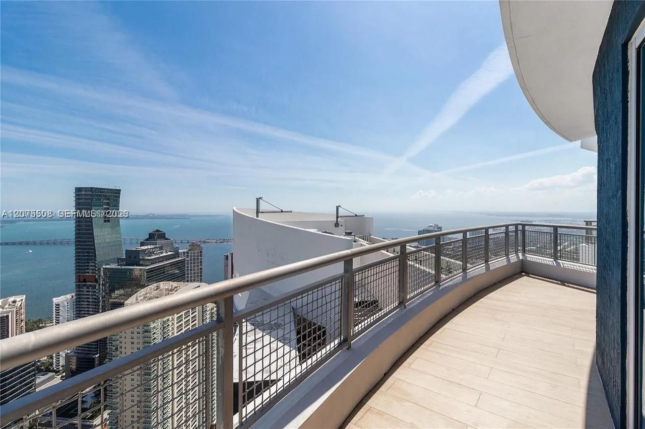 60 SW 13th St, Unit 5210, Miami, FL 33130 Photo