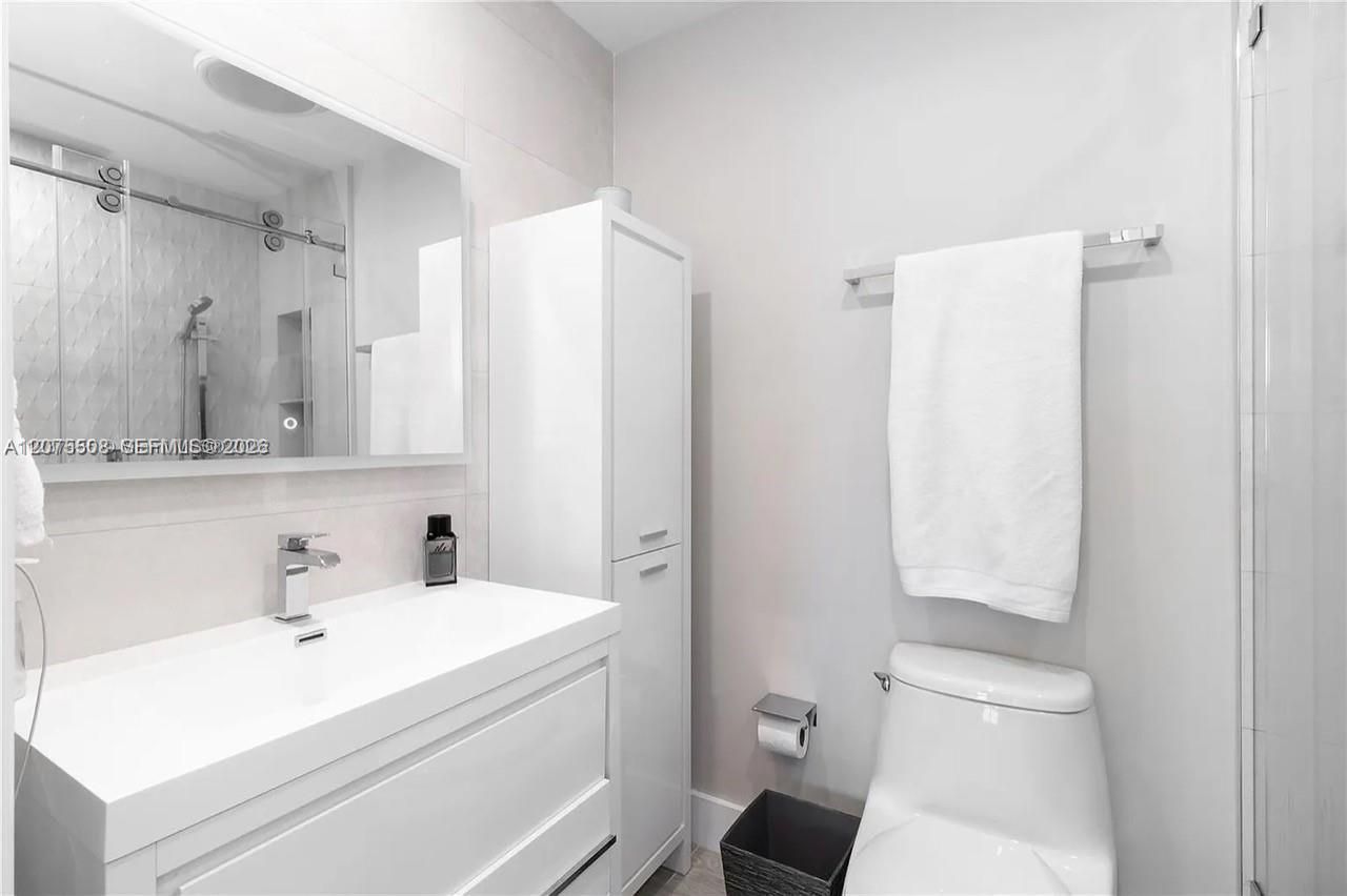 60 SW 13th St, Unit 5210, Miami, FL 33130 Photo