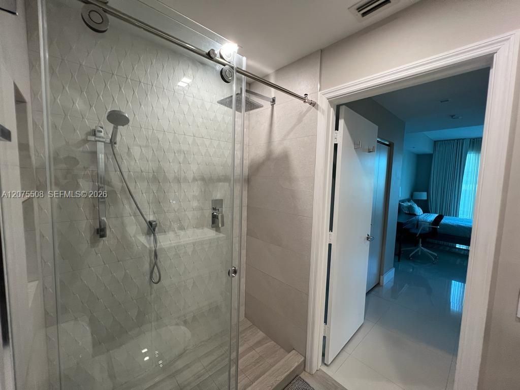 60 SW 13th St, Unit 5210, Miami, FL 33130 Photo
