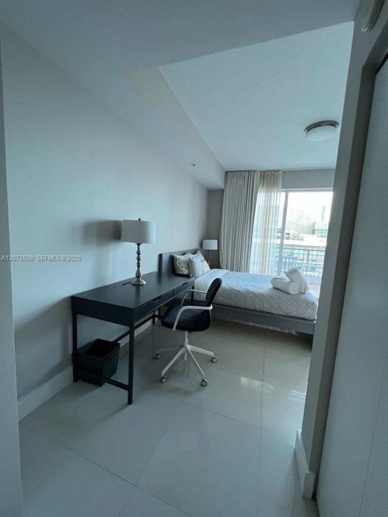60 SW 13th St, Unit 5210, Miami, FL 33130 Photo