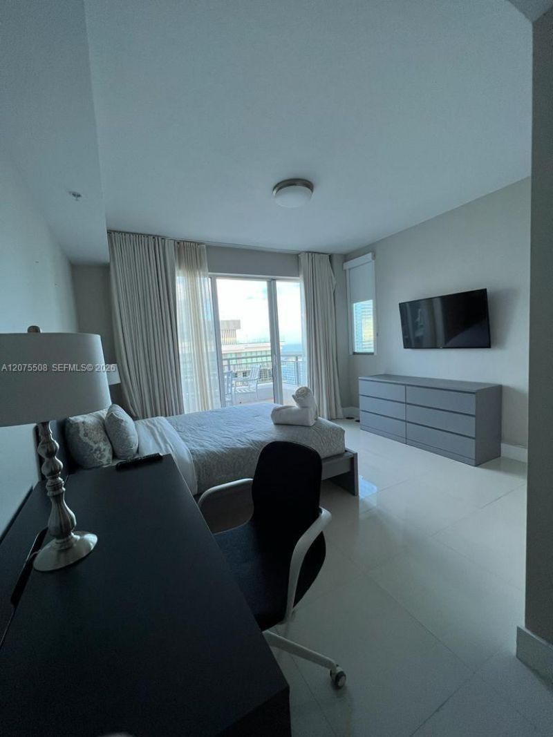 60 SW 13th St, Unit 5210, Miami, FL 33130 Photo