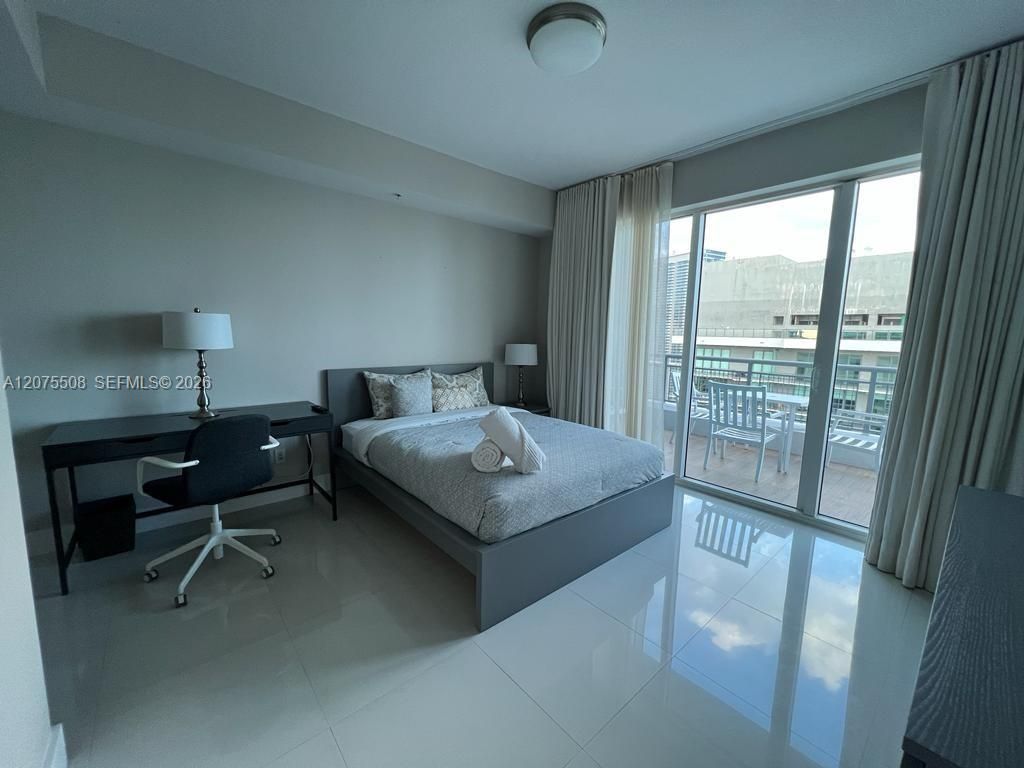 60 SW 13th St, Unit 5210, Miami, FL 33130 Photo