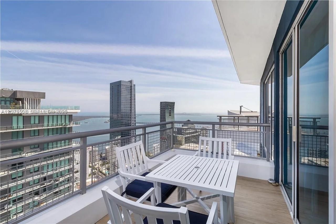 60 SW 13th St, Unit 5210, Miami, FL 33130 Photo