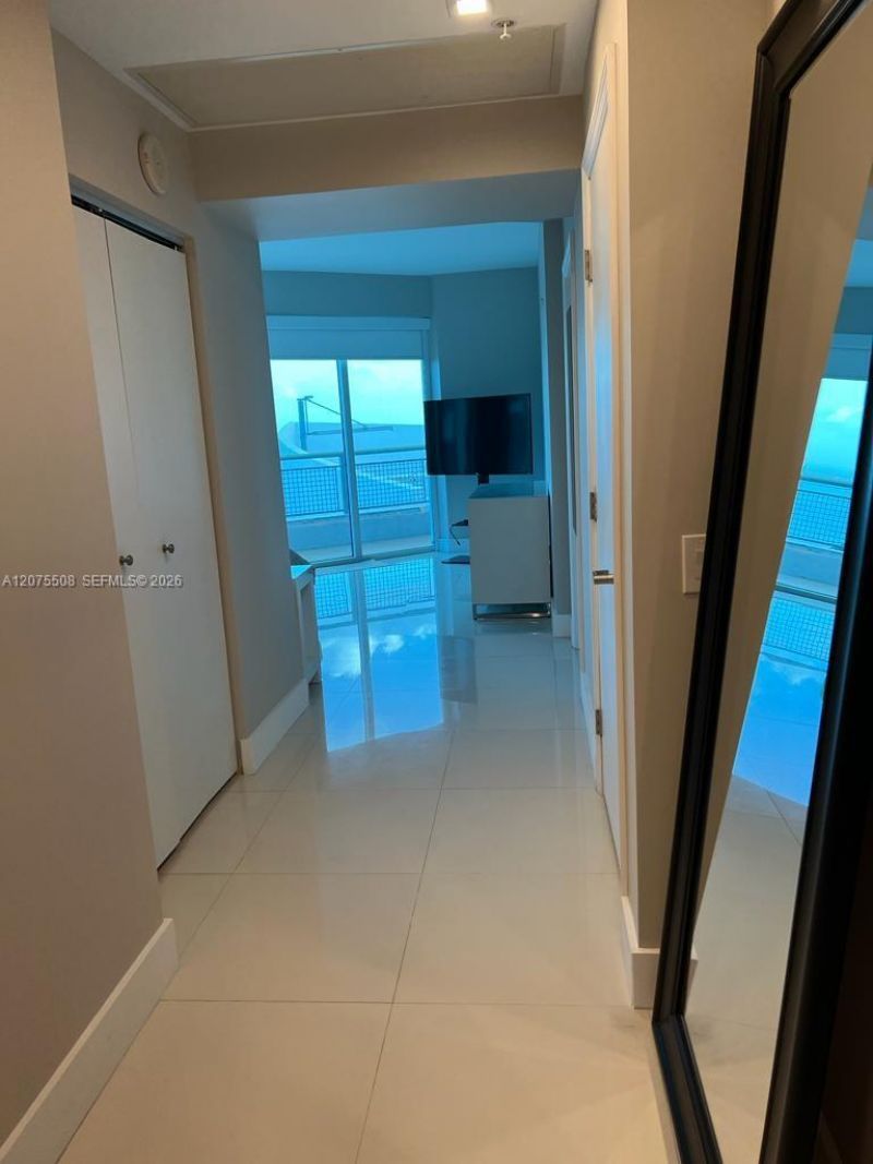 60 SW 13th St, Unit 5210, Miami, FL 33130 Photo