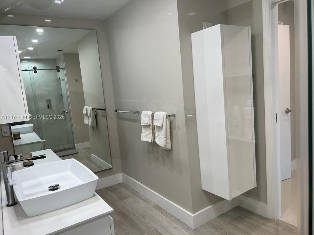 60 SW 13th St, Unit 5210, Miami, FL 33130 Photo