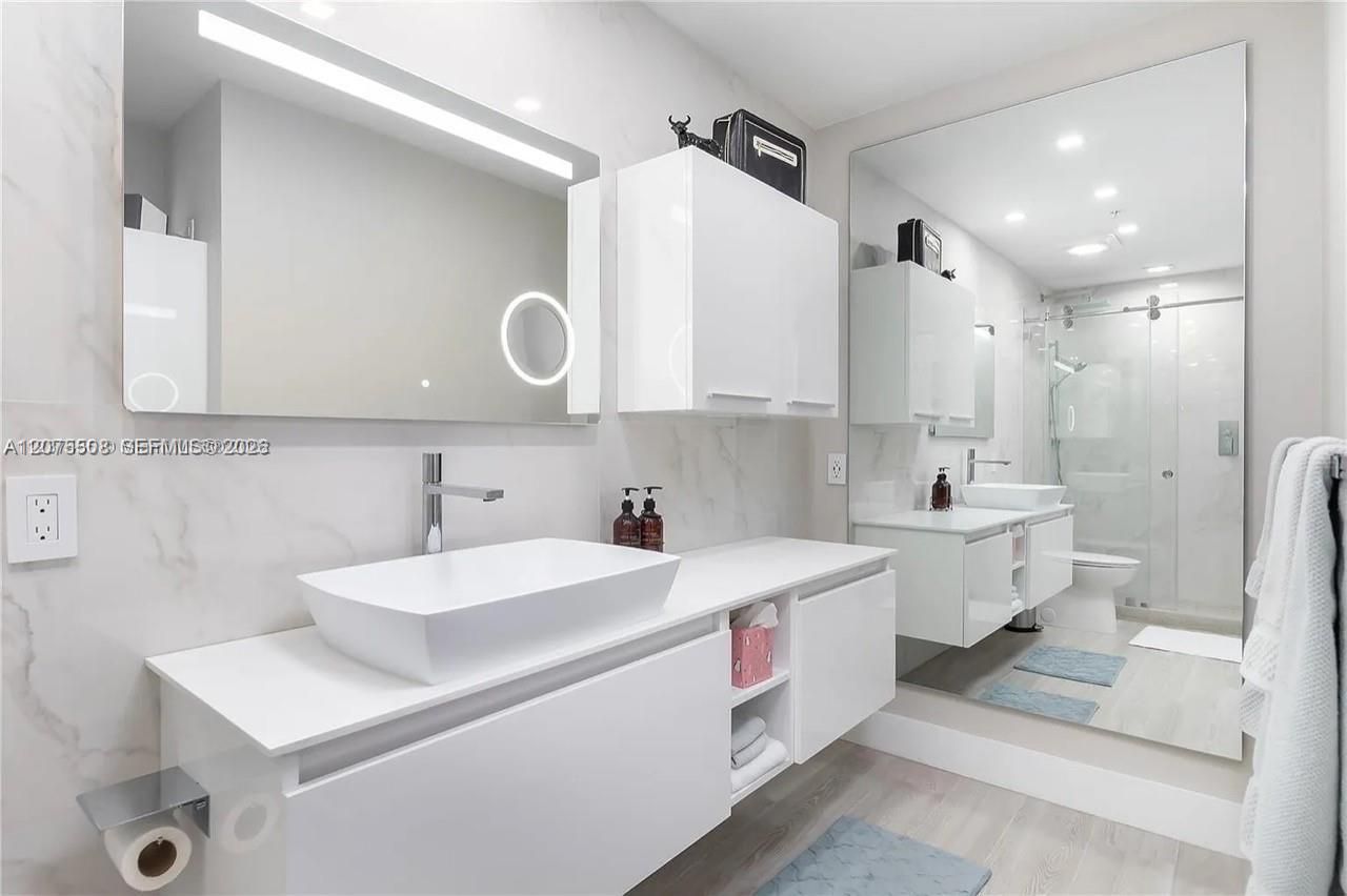 60 SW 13th St, Unit 5210, Miami, FL 33130 Photo