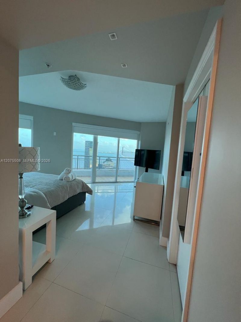 60 SW 13th St, Unit 5210, Miami, FL 33130 Photo