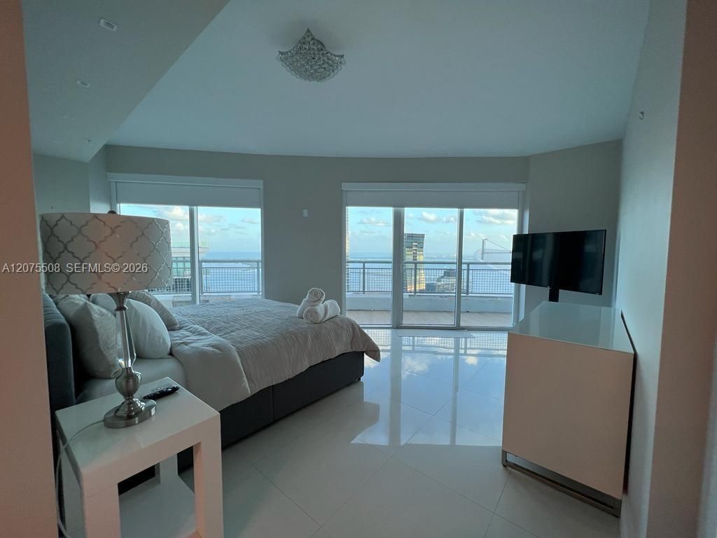 60 SW 13th St, Unit 5210, Miami, FL 33130 Photo