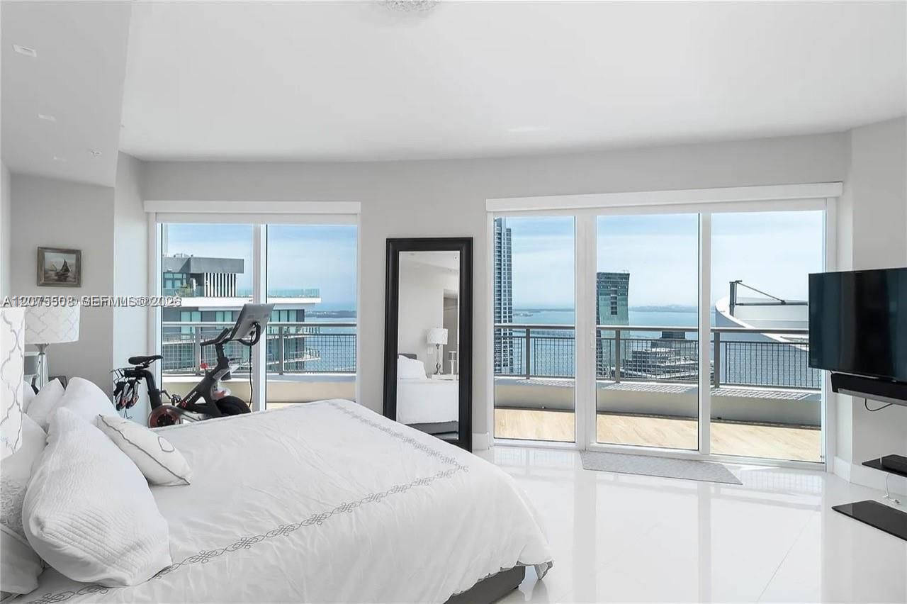 60 SW 13th St, Unit 5210, Miami, FL 33130 Photo