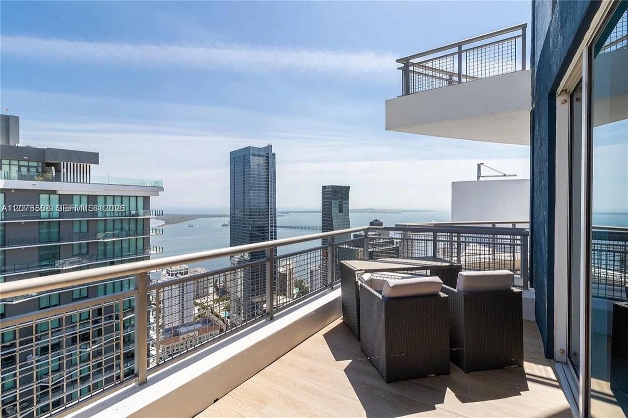 60 SW 13th St, Unit 5210, Miami, FL 33130 Photo