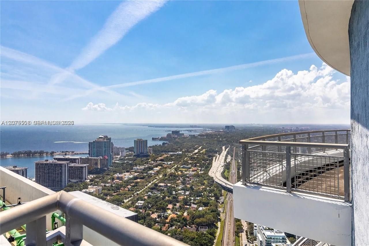 60 SW 13th St, Unit 5210, Miami, FL 33130 Photo