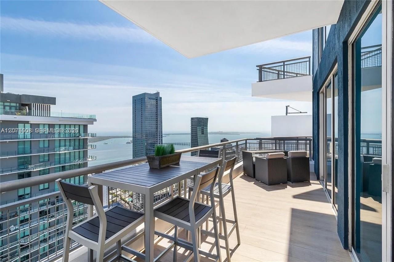 60 SW 13th St, Unit 5210, Miami, FL 33130 Photo