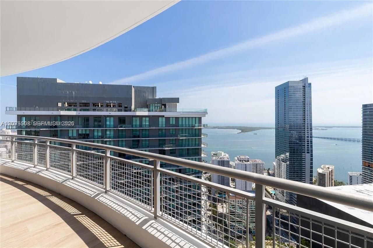 60 SW 13th St, Unit 5210, Miami, FL 33130 Photo