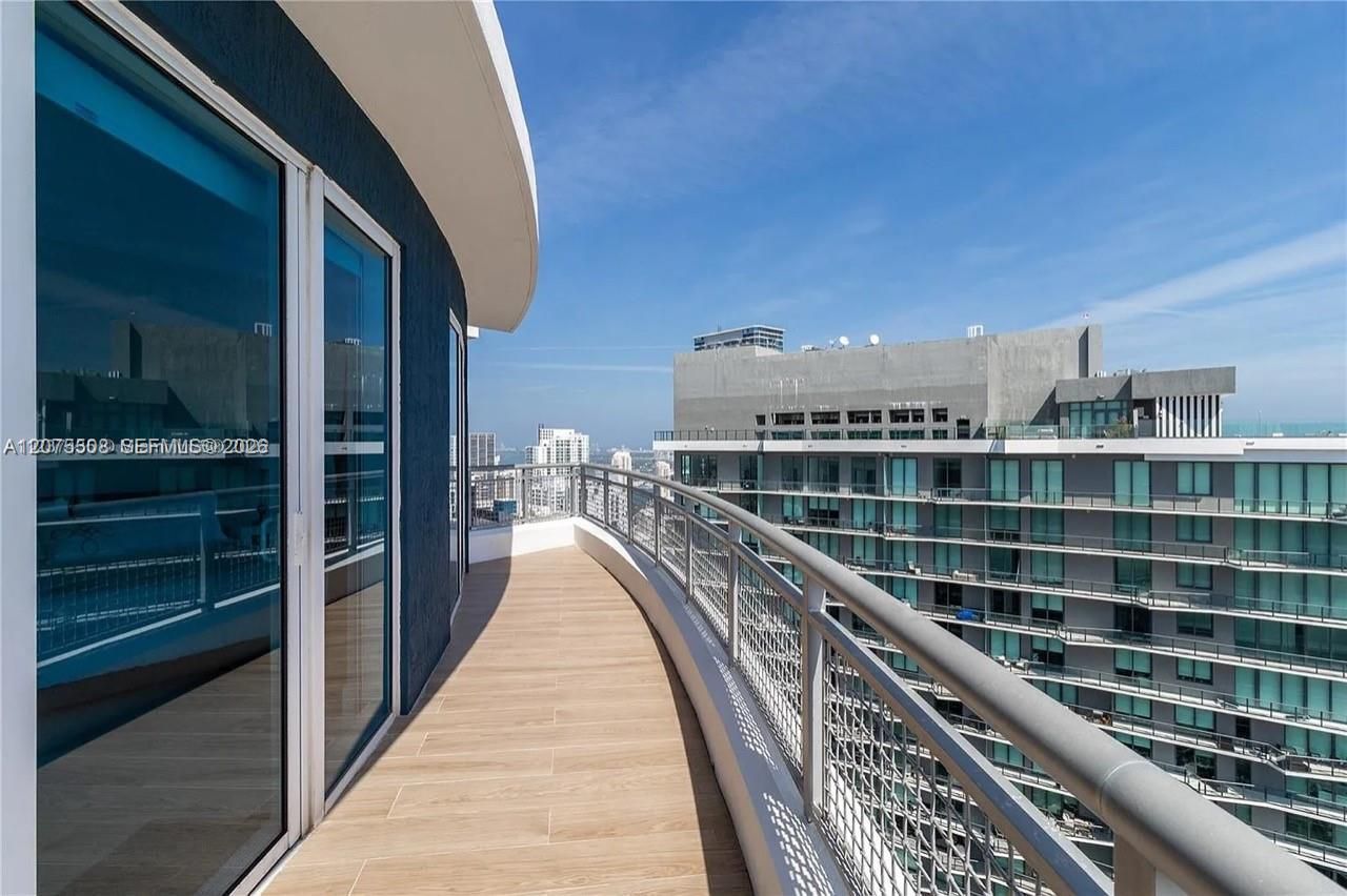 60 SW 13th St, Unit 5210, Miami, FL 33130 Photo
