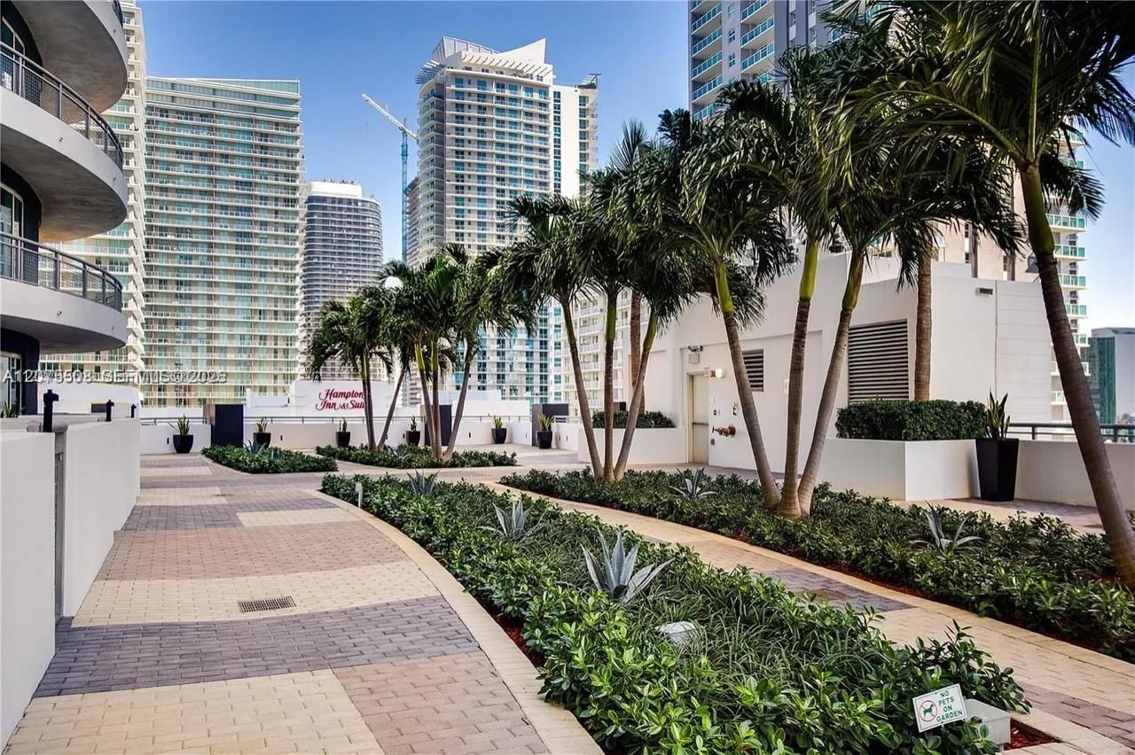 60 SW 13th St, Unit 5210, Miami, FL 33130 Photo