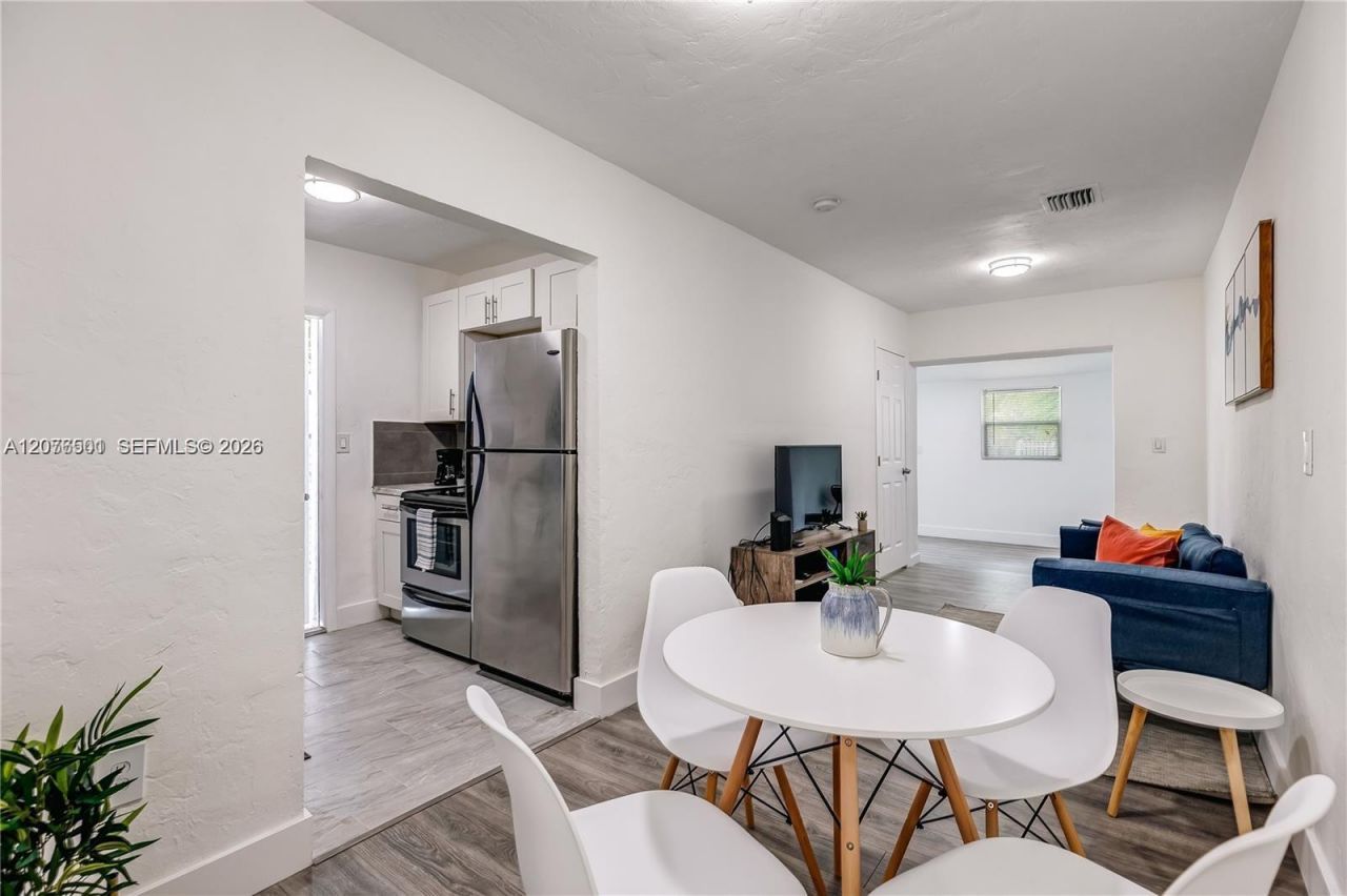 327 NE 55th St, Unit FURNISHED, Miami, FL 33137 Photo