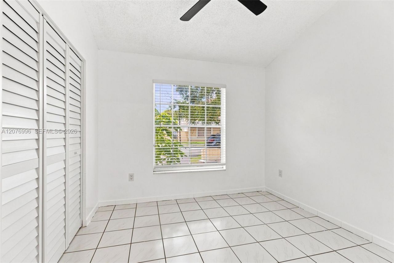 19181 NW 89th Ave , Unit 1, Hialeah, FL 33018 Photo